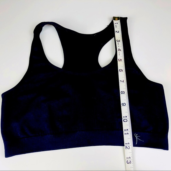 Yoga, running, workout capris and sports bra - Picture 4 of 10